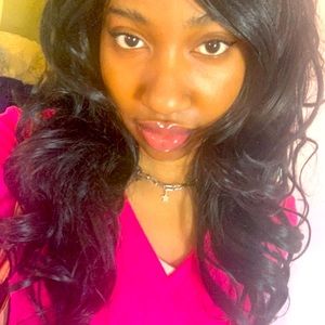 Meet your Posher, Clairedine